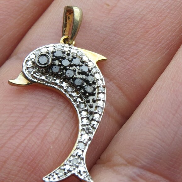 $1300 10k Gold Dolphin Black & white Diamond Pendent - Picture 1 of 3